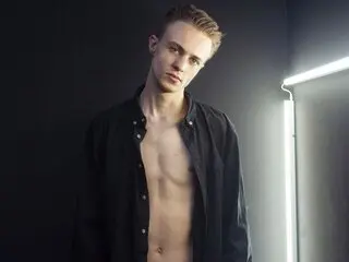 Anal show pics JonhTurk