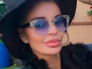 Jasmine live online RikaCoutts